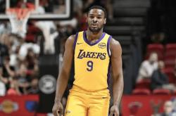 爱游戏网站-湖人队宣布签下新内线球员，加强内线实力的简单介绍