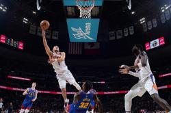 关于菲尼克斯逆转取胜，斩获宝贵三分的信息