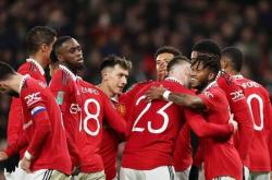 爱游戏app-曼联主场不敌莱斯特城，遭遇失利