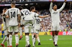 爱游戏新闻-皇马客场击败巴伦西亚，一路领先占据榜首