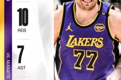 爱游戏app-勇士逆转湖人，夺得关键胜利