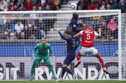 爱游戏电竞-关于冠军争夺开花结果，法甲榜首战务艰难的信息