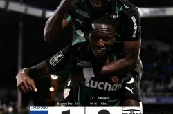 爱游戏平台-梅斯主场不敌里昂，遭遇连败