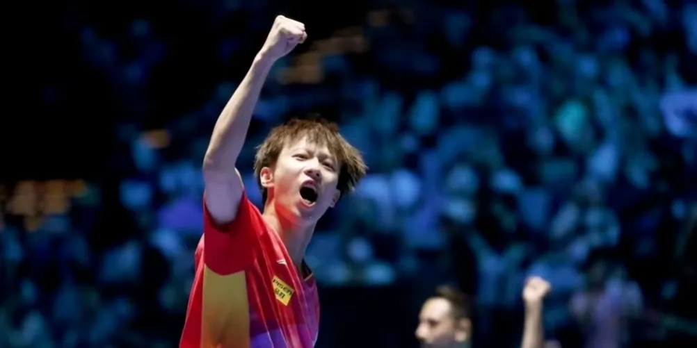 包含阿尔及利亚男子拳击选手飒爽英姿，登上领奖台的词条