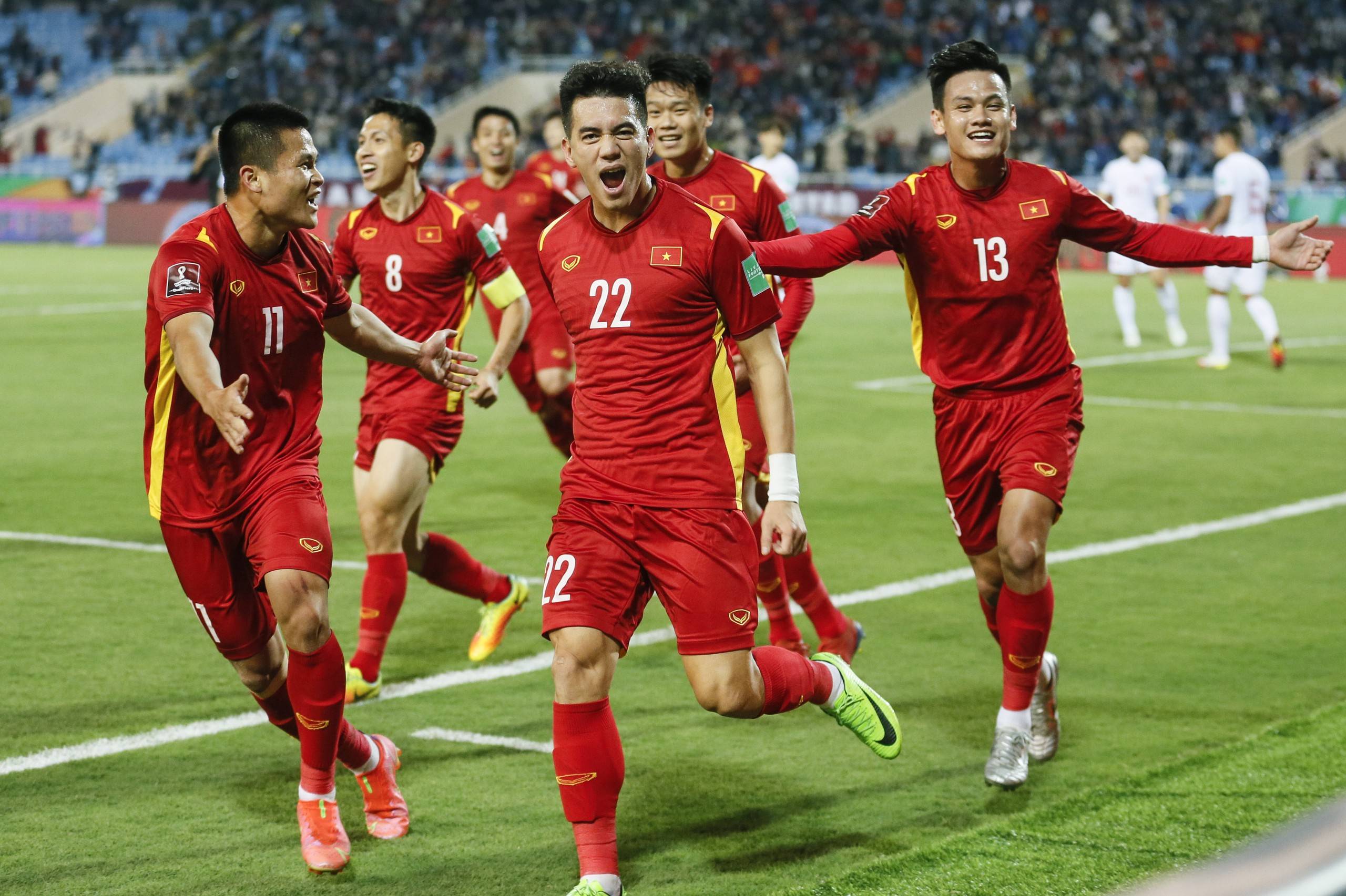 国内足球职业赛场上的精彩对决 国内足球职业赛场上的精彩对决