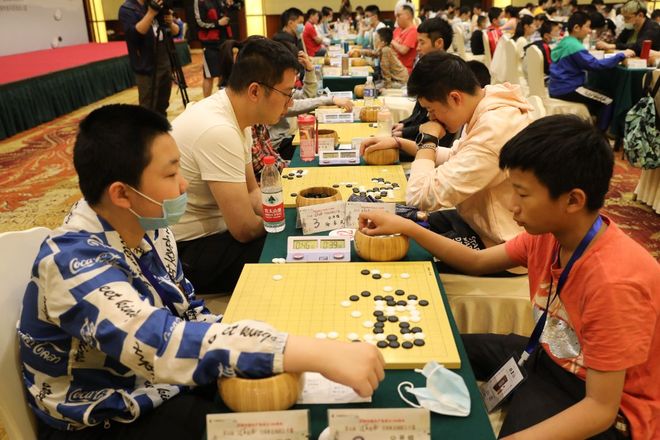 关于高手云集，足球对决精彩纷呈的信息