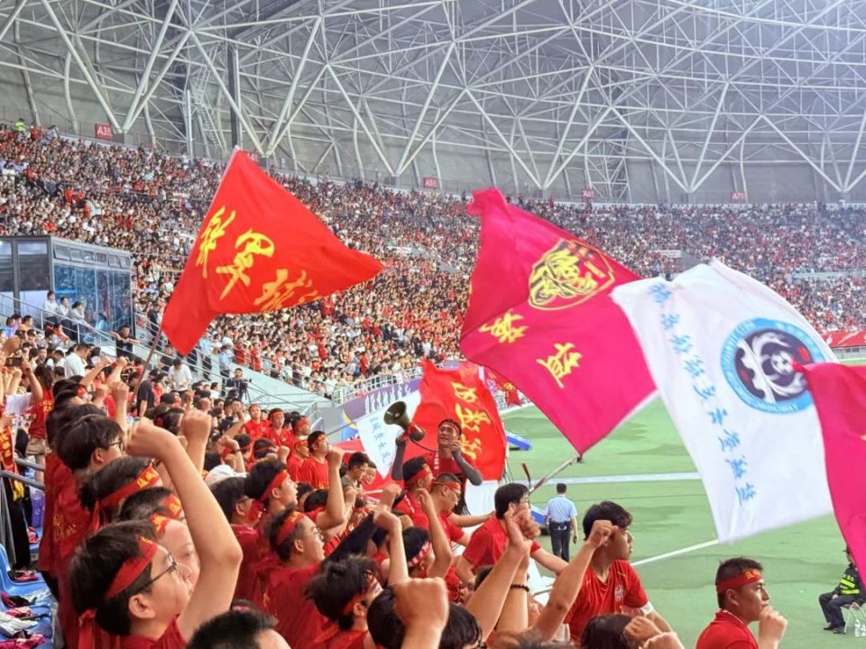 关于小国球队奋力拼搏,成功逆转比分取得胜利的信息 关于小国球队奋力拼搏,成功逆转比分取得胜利的信息