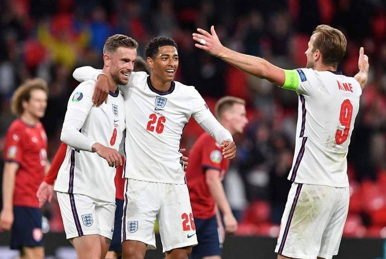 关于波兰英格兰对决,谁能笑到最后的信息 关于波兰英格兰对决,谁能笑到最后的信息