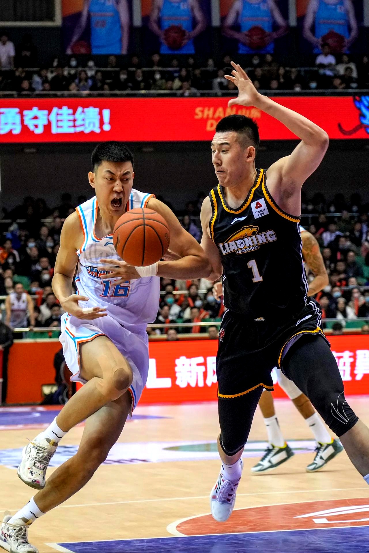 天津队迎战山东男篮,惜败落败 天津队迎战山东男篮,惜败落败