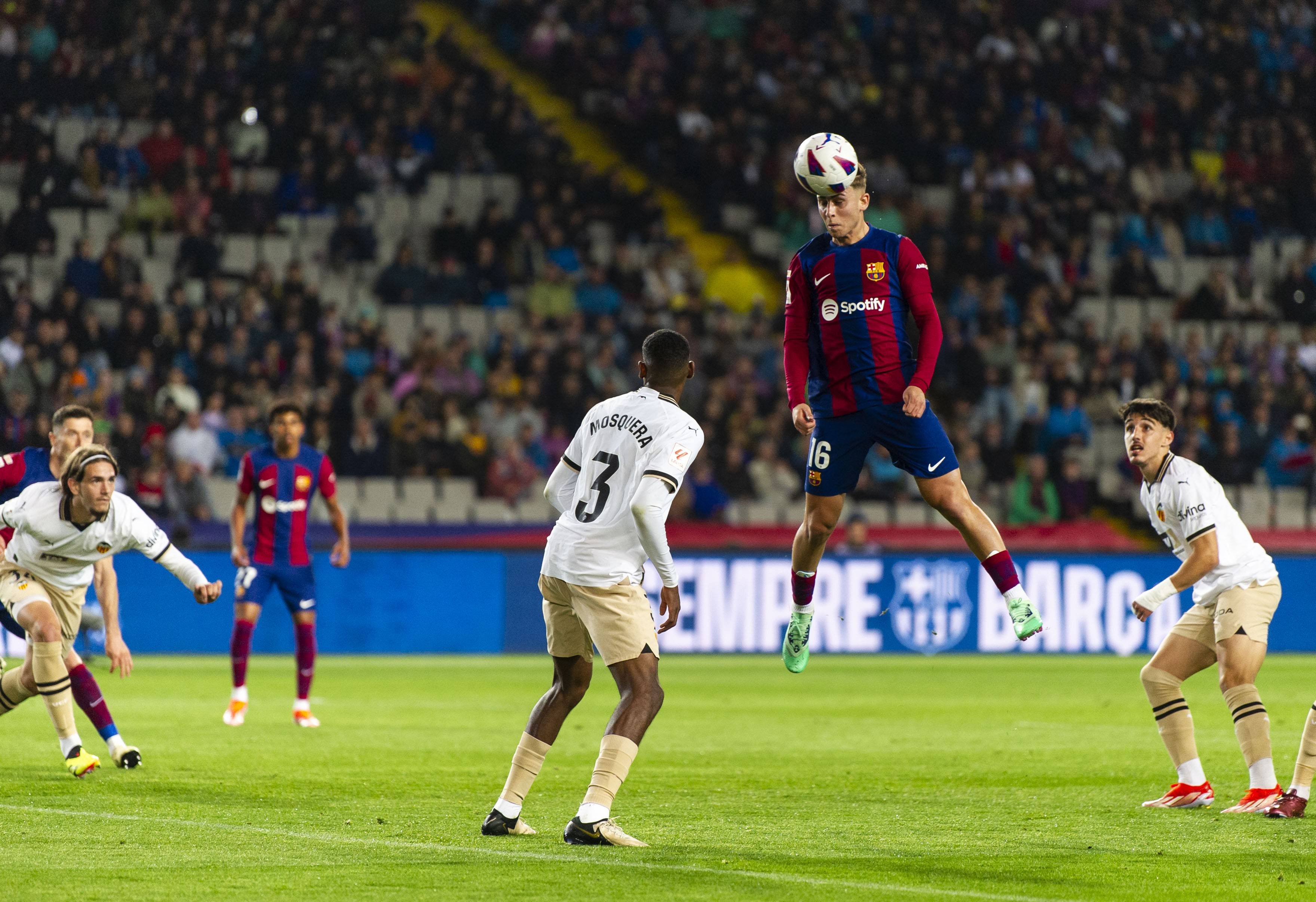 曼城主场大胜巴塞罗那，取得四连胜