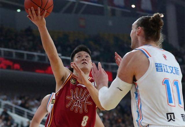 赛季首战，意外翻盘成为焦点