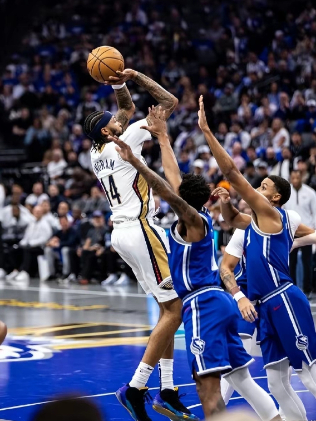 马刺战胜对手!德罗赞孤军挡枪 马刺战胜对手!德罗赞孤军挡枪