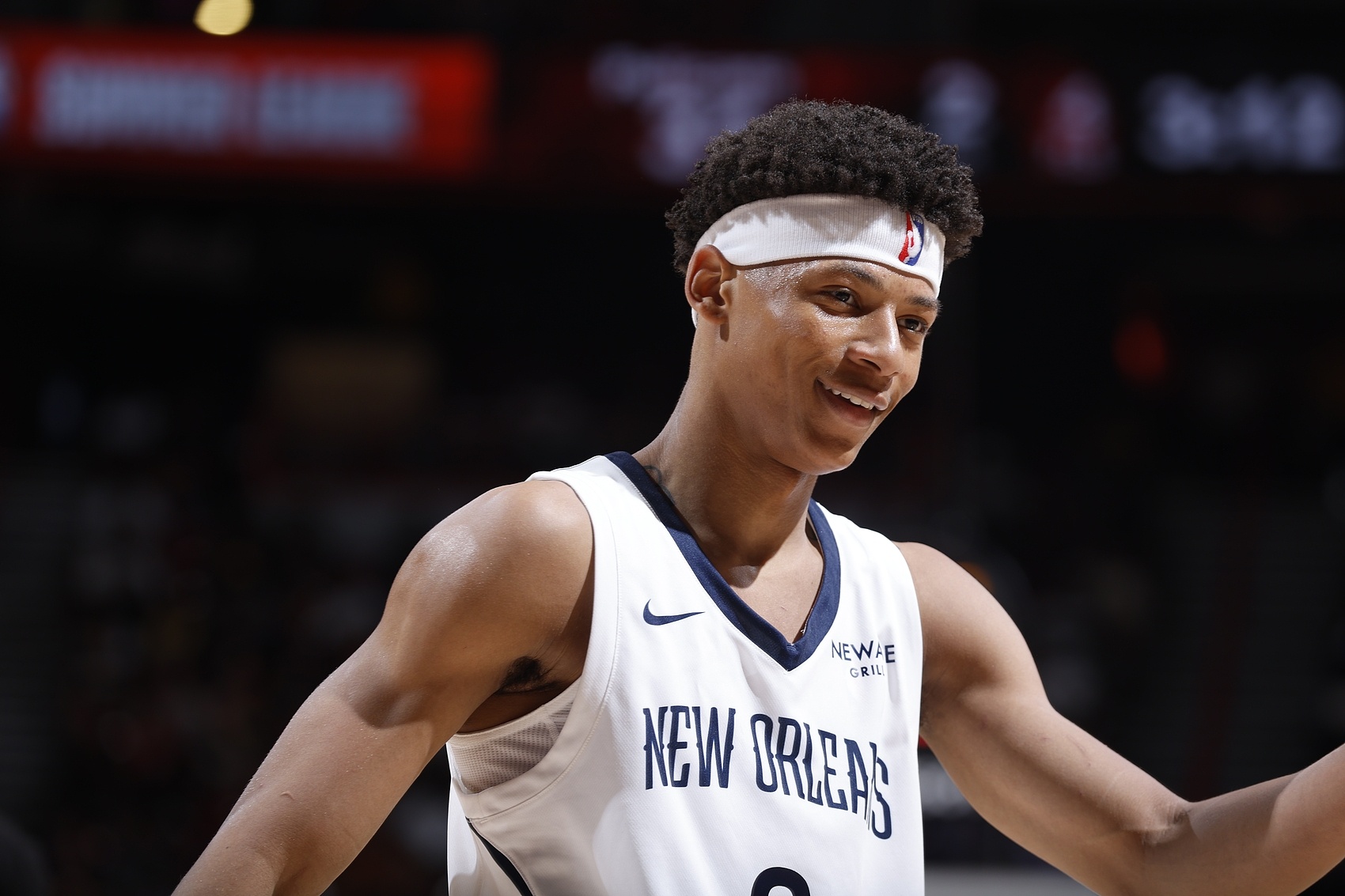 包含黄蜂队的球员积极备战期待新赛季的词条