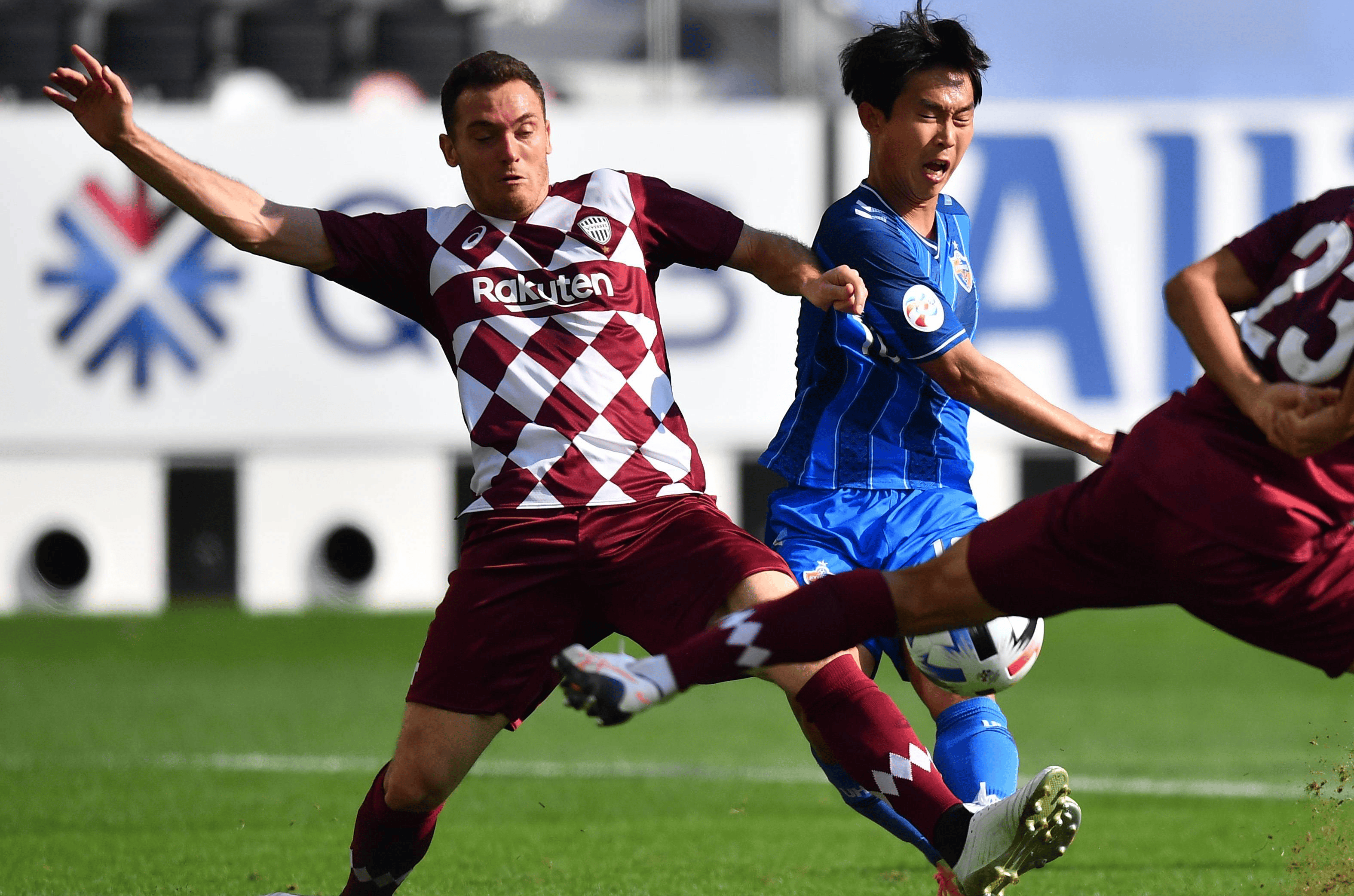 柏太阳神队主场大胜，实现赛季首胜