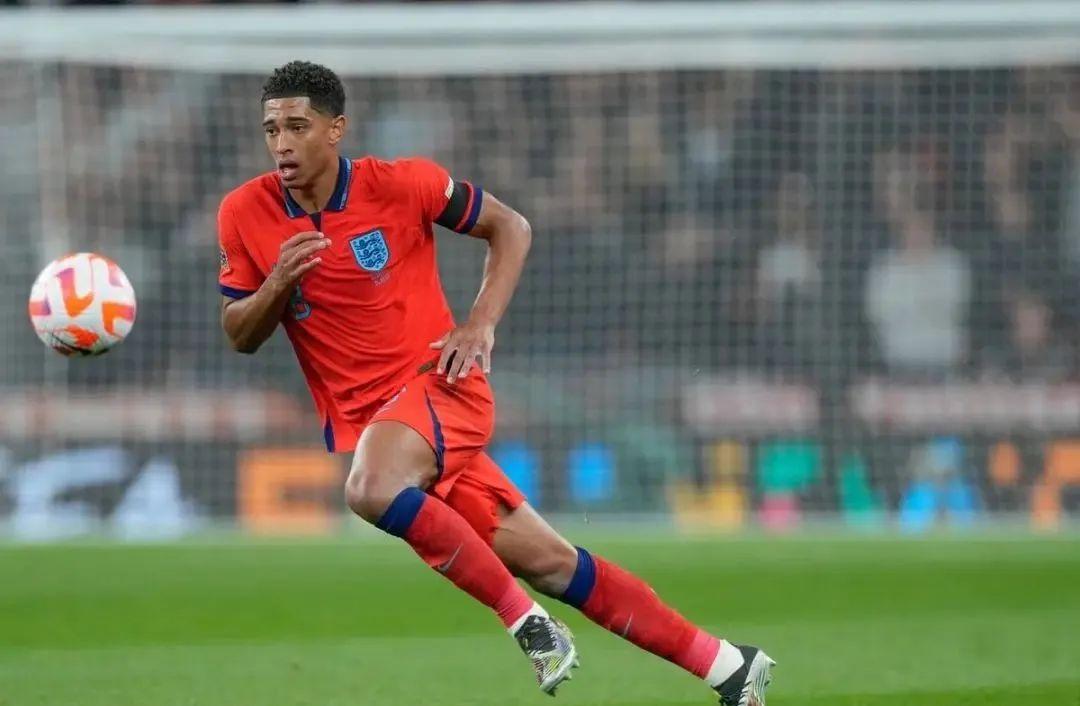 关于崭露头角，新晋球员在关键比赛中大放异彩的信息