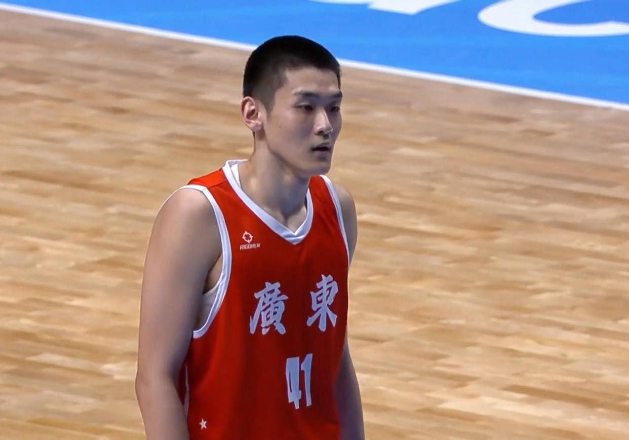 关于崭露头角，新晋球员在关键比赛中大放异彩的信息